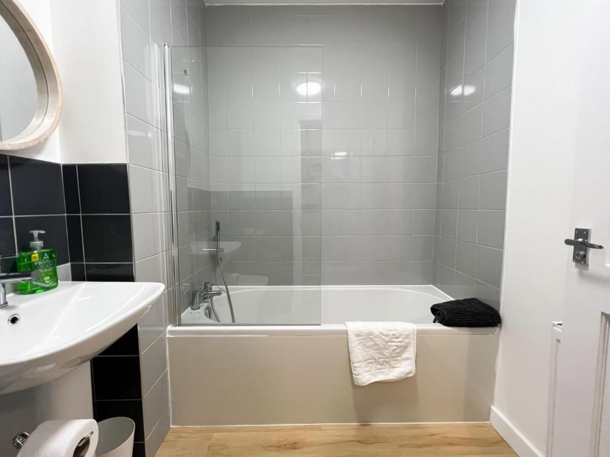 Glasgow 2 Bedroom Apartment エクステリア 写真